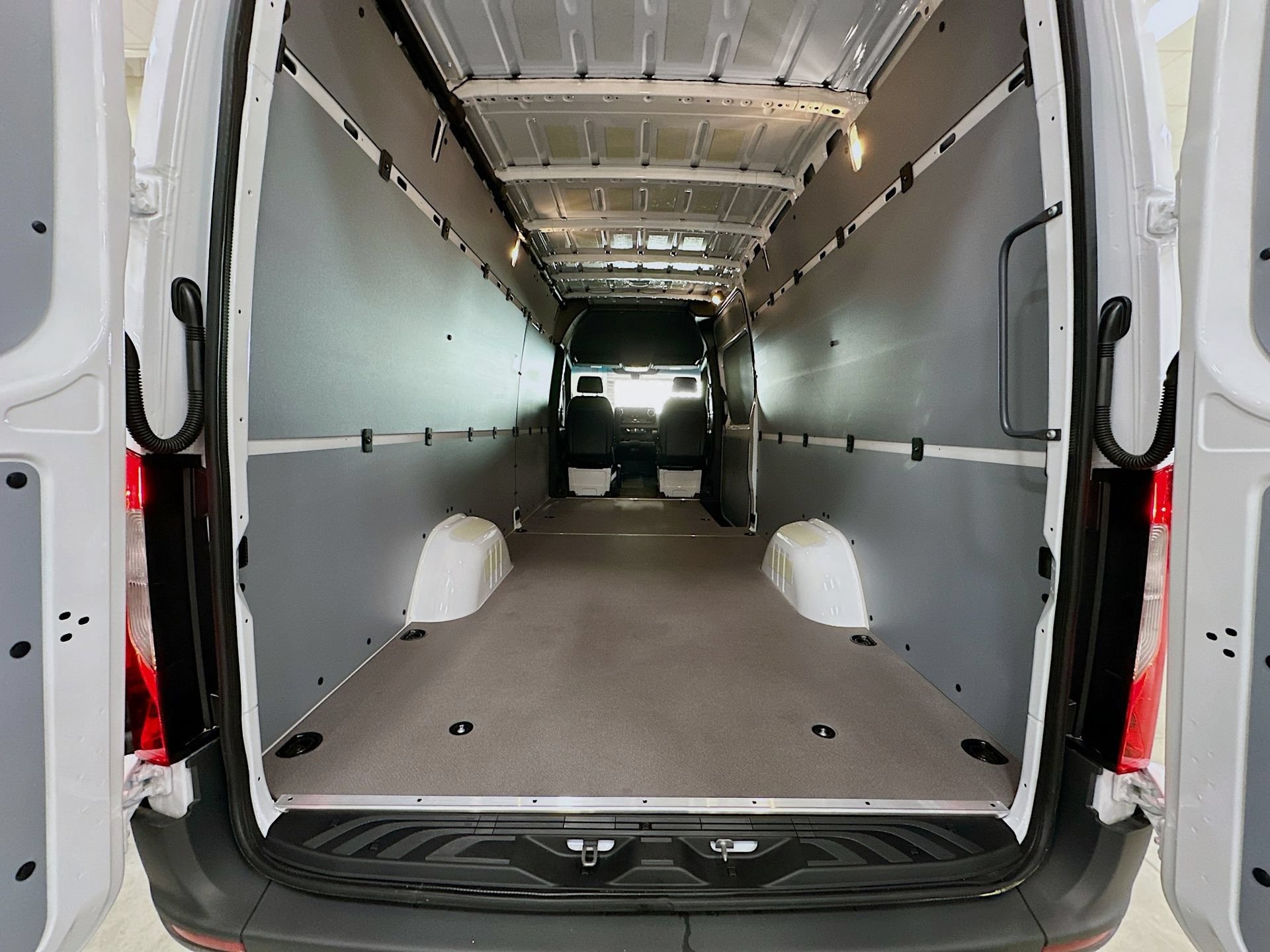Used 2026 Mercedes-Benz Sprinter 2500 image 27