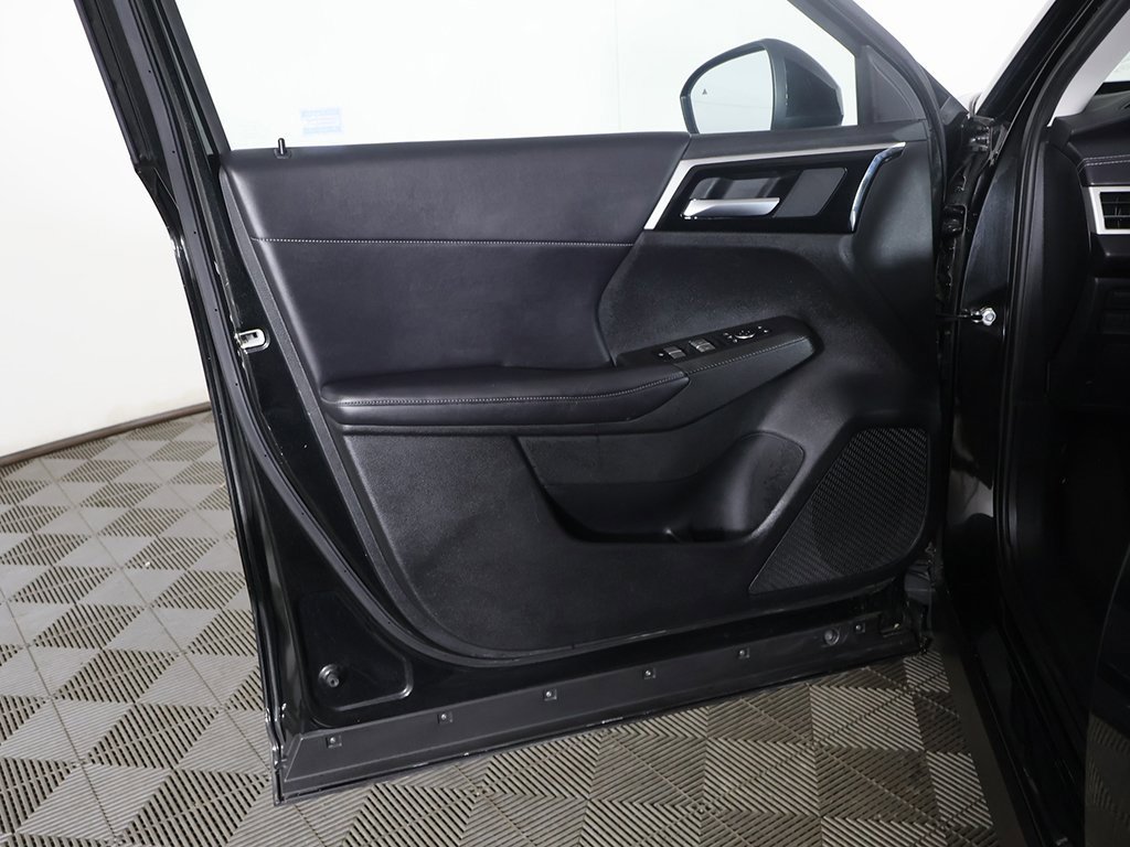 Used 2024 Mitsubishi Outlander SE image 24