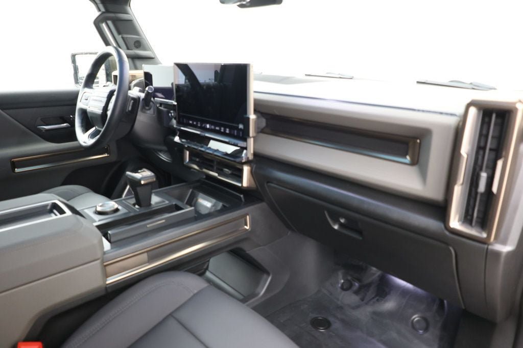 Used 2025 GMC Hummer EV 3X w/ LPO, Illumination Package AWD/4WD image 23