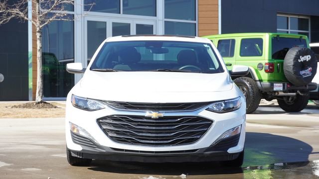 Used 2024 Chevrolet Malibu LT image 2