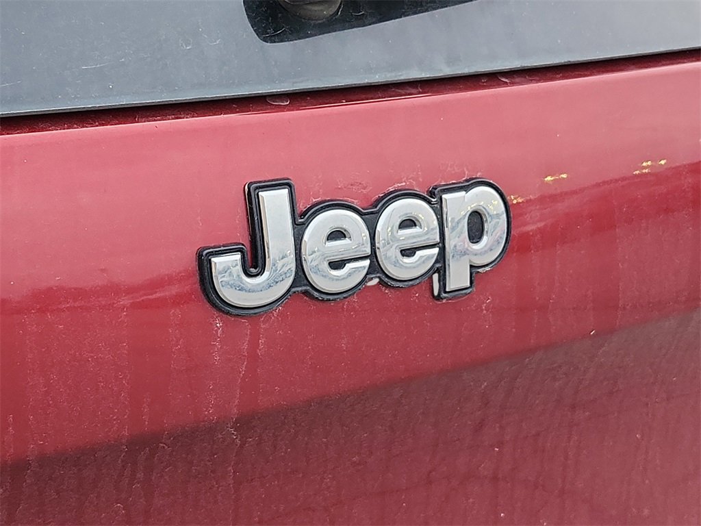 Used 2015 Jeep Cherokee Sport image 11