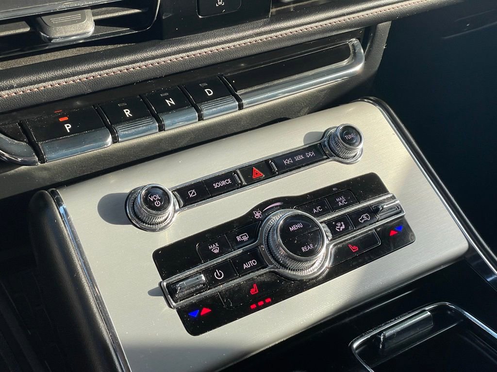 Used 2023 Lincoln Aviator AWD w/ Premium Package image 17
