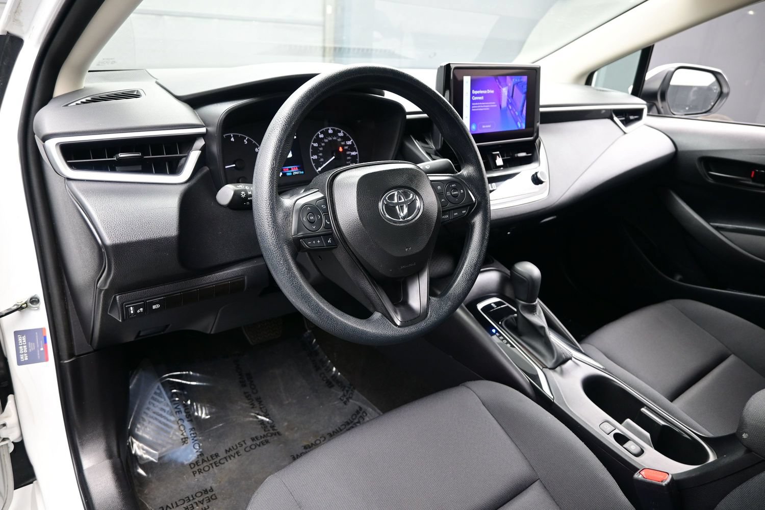 Used 2025 Toyota Corolla LE FWD image 12