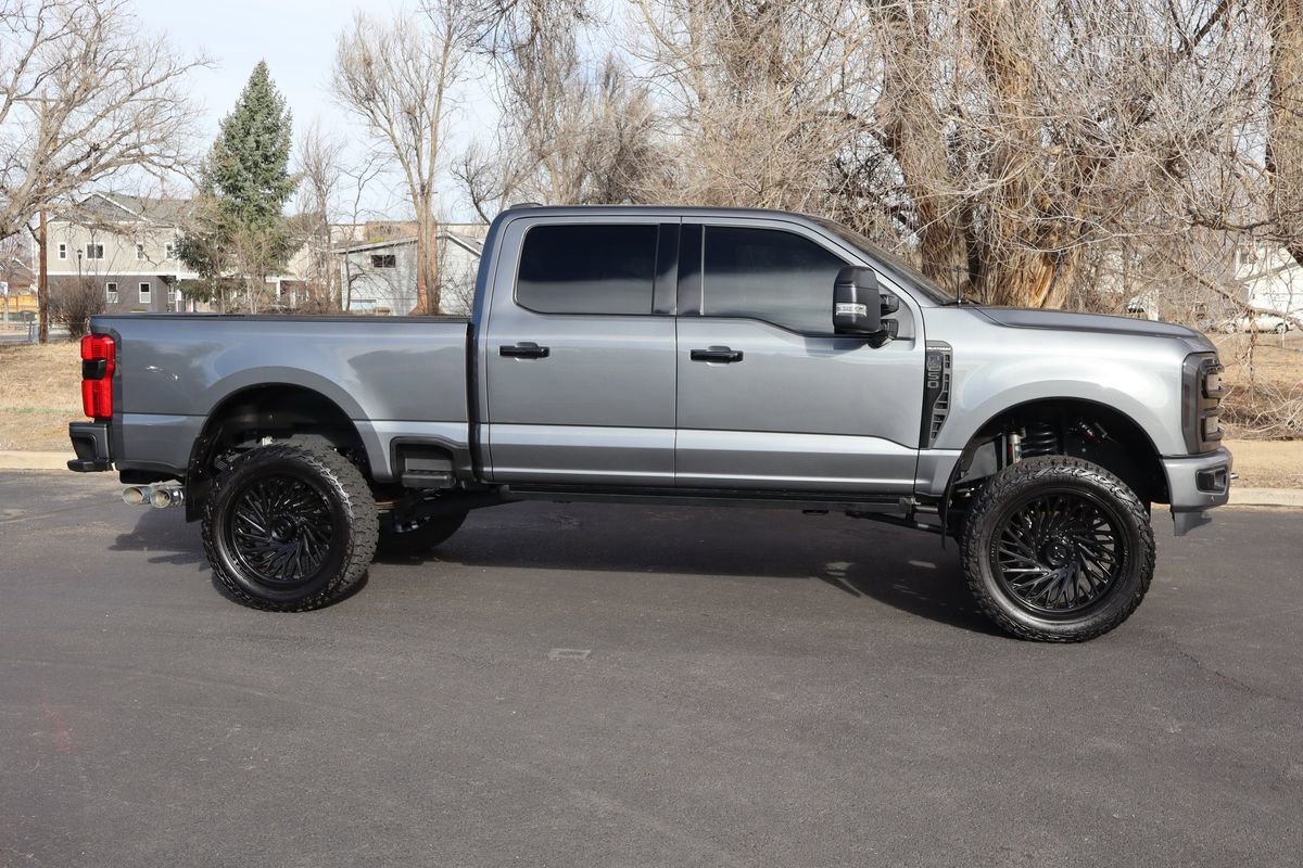 Used 2024 Ford F250 Platinum image 3