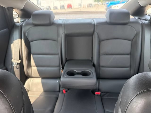 Used 2022 Chevrolet Malibu LT w/ Leather Package FWD image 18