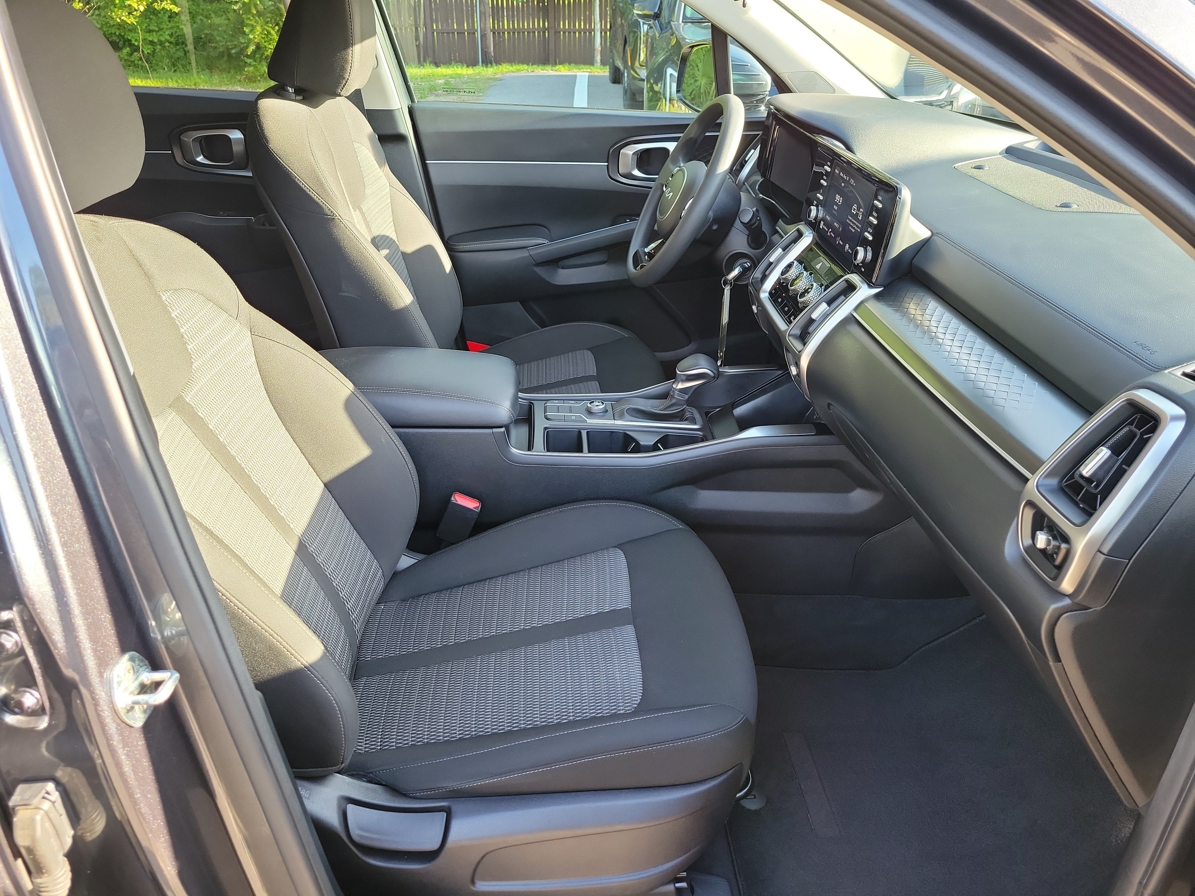 Certified 2022 Kia Sorento LX FWD image 7