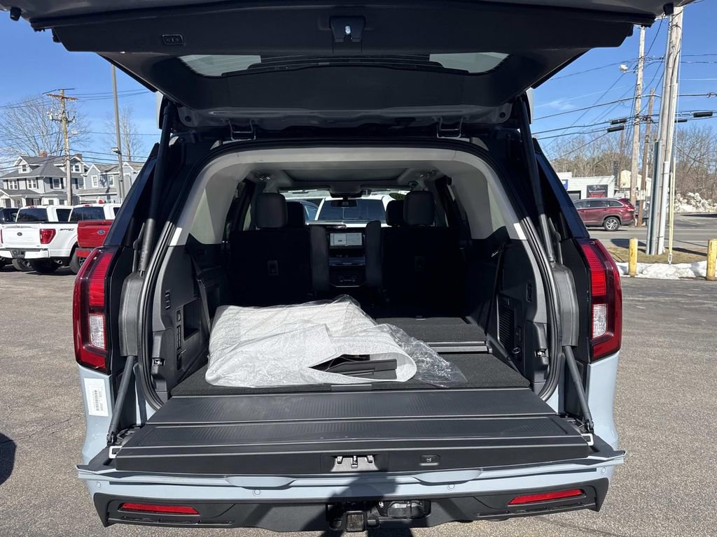 New 2026 Ford Expedition Active image 4