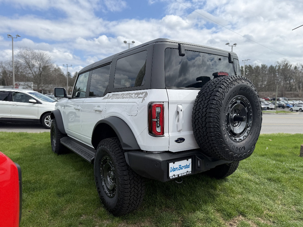 Used 2025 Ford Bronco Outer Banks w/ Sasquatch Package AWD/4WD image 4