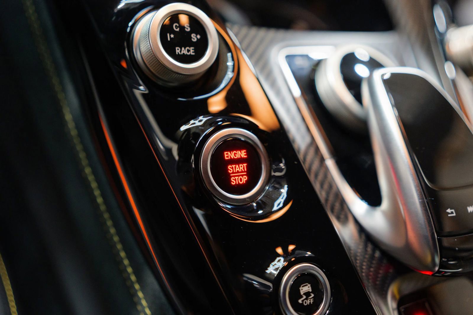 Used 2018 Mercedes-Benz AMG GT R image 38