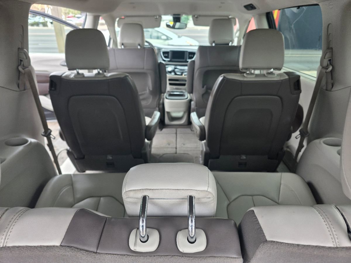 Used 2021 Chrysler Voyager Lxi FWD image 33