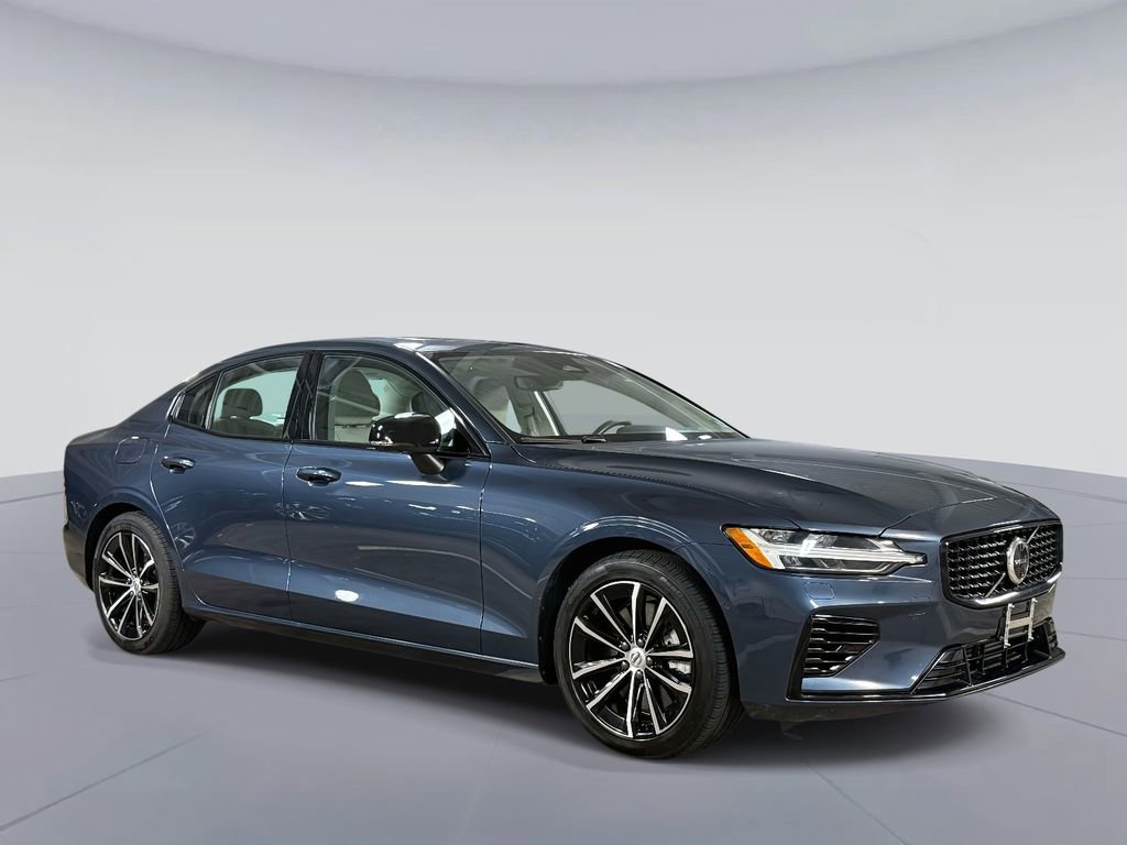 Used 2025 Volvo S60 T8 Plus image 9
