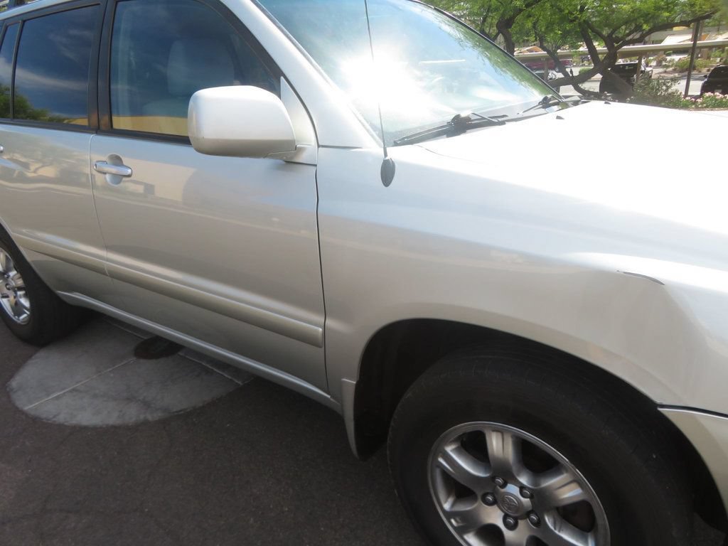 Used 2004 Toyota Highlander 4WD V6 image 9