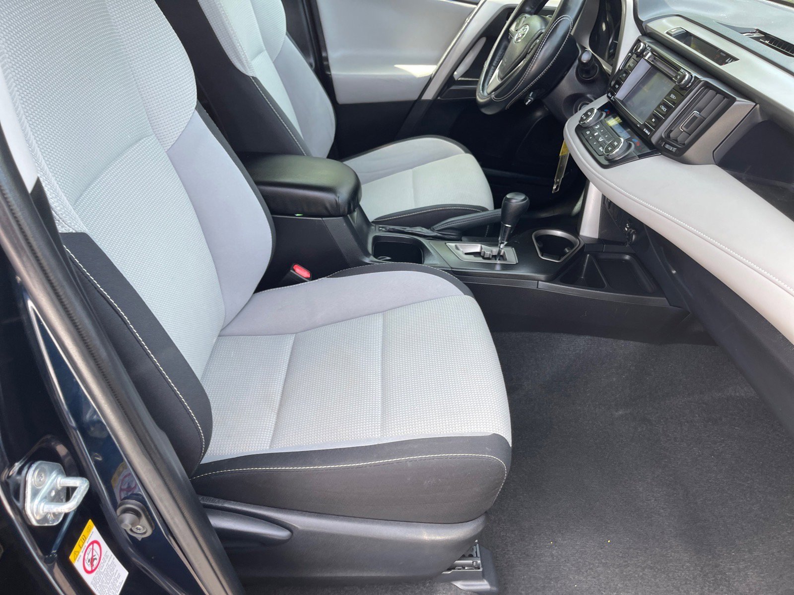 Used 2017 Toyota RAV4 XLE w/ Plus Special Value Package FWD image 19