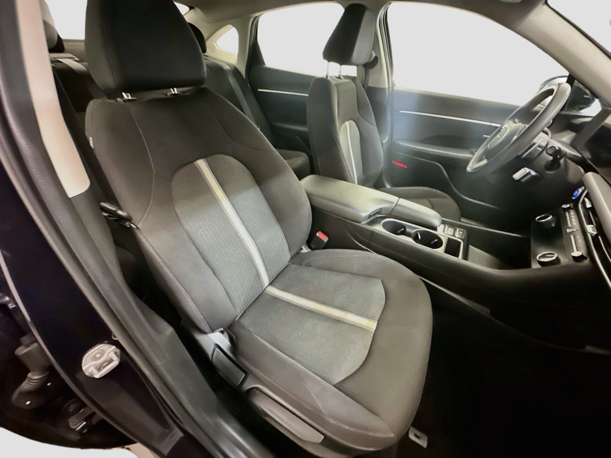 Used 2025 Hyundai Sonata SEL AWD/4WD image 31