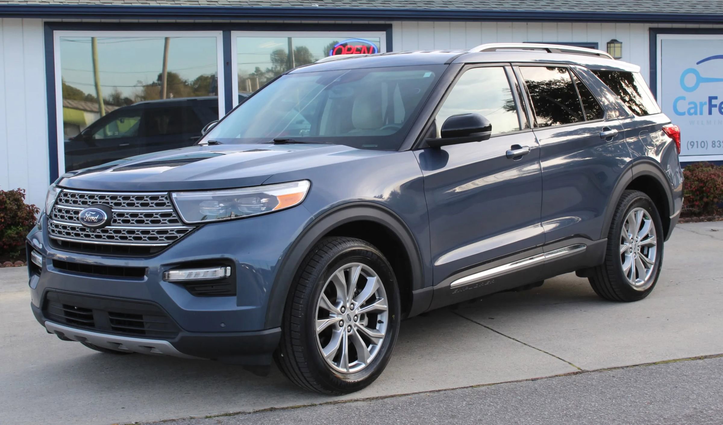 Used 2021 Ford Explorer Limited image 1