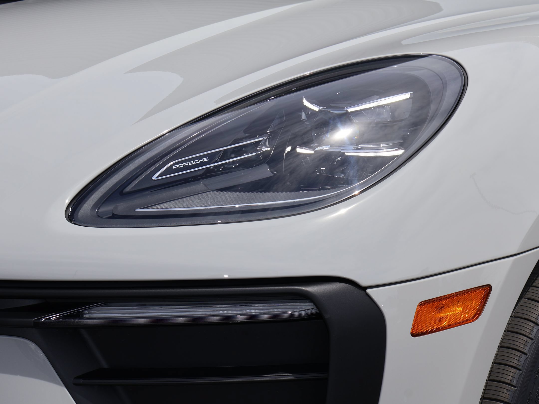 New 2026 Porsche Macan AWD/4WD image 11
