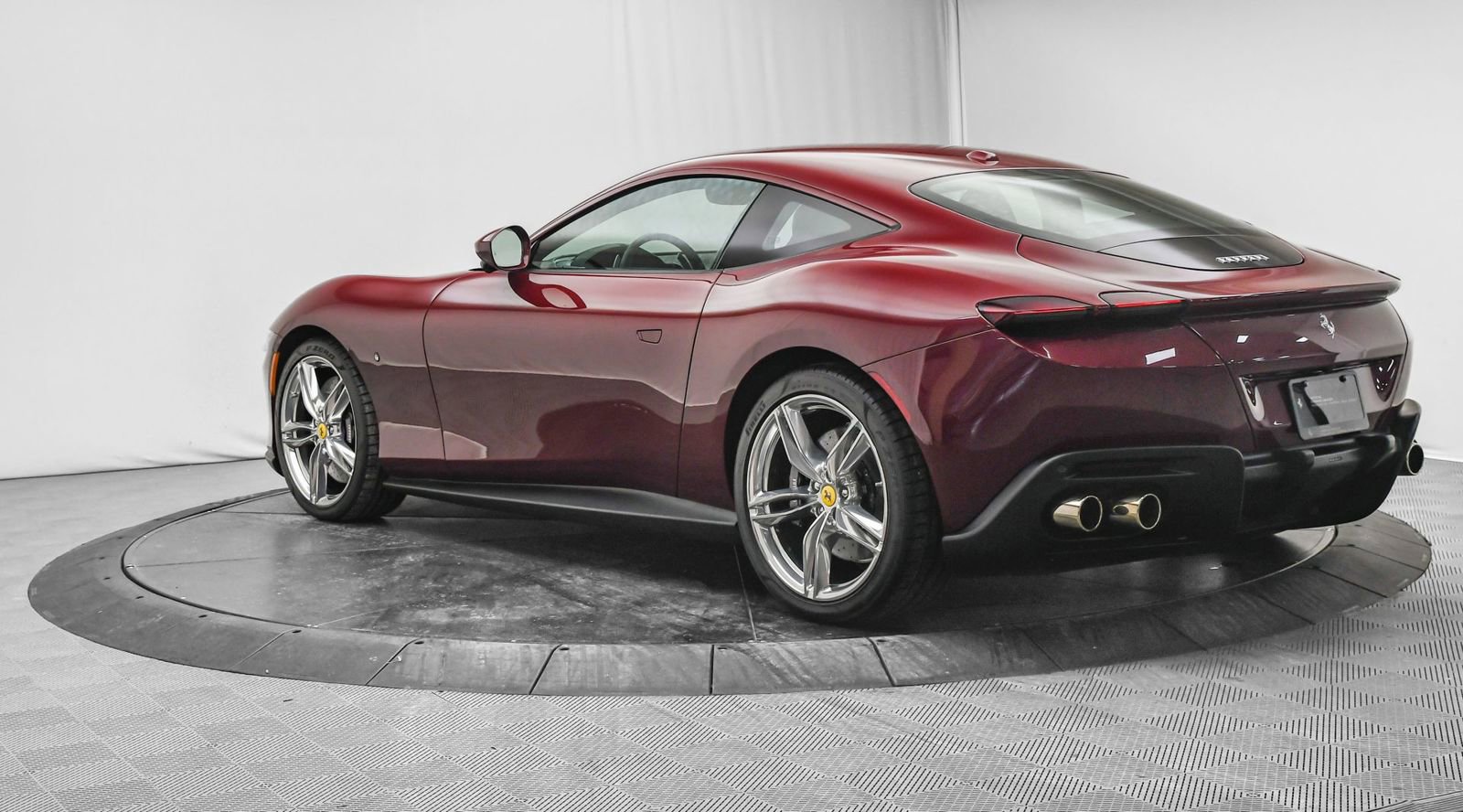 Used 2023 Ferrari Roma image 6