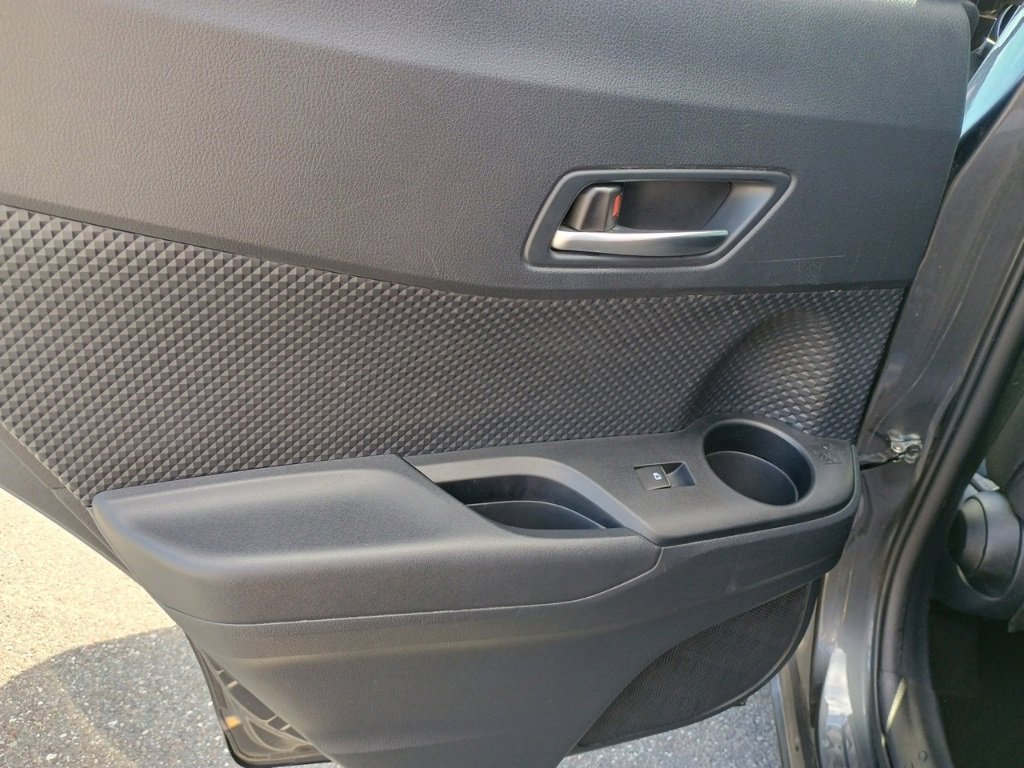 Used 2018 Toyota C-HR XLE image 12