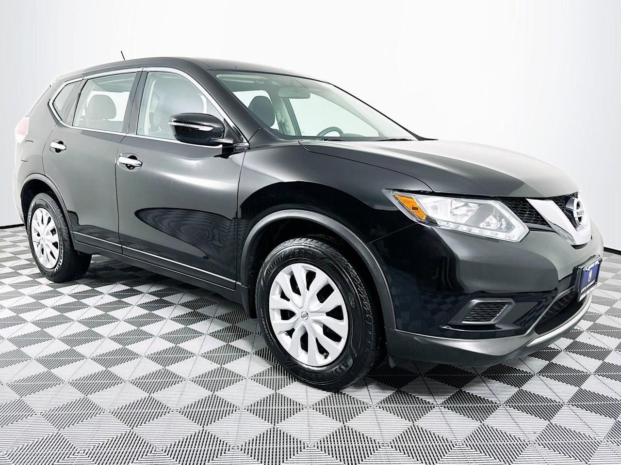 Used 2015 Nissan Rogue S image 27