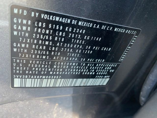 Used 2023 Volkswagen Tiguan SE image 12