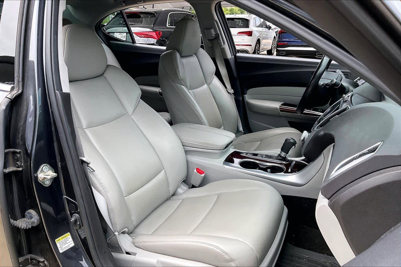 Used 2015 Acura TLX FWD image 9