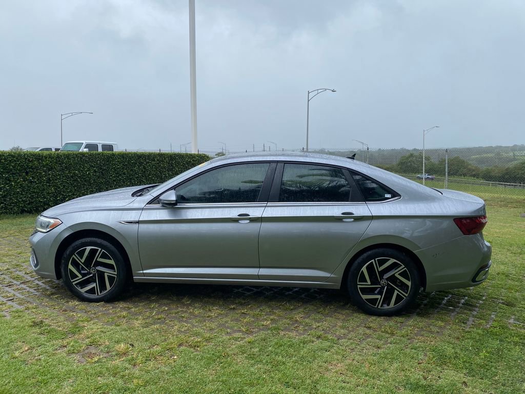 Used 2022 Volkswagen Jetta SEL FWD image 4