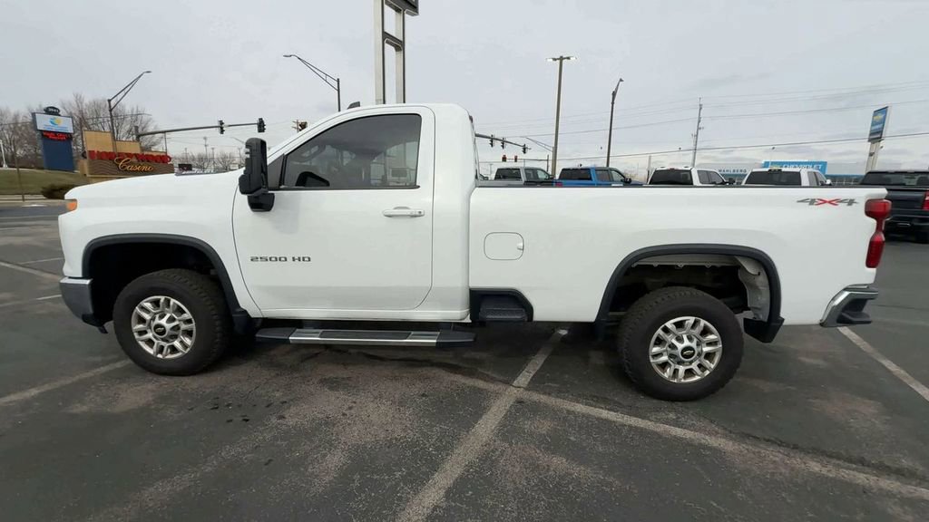 Used 2024 Chevrolet Silverado 2500 LT AWD/4WD image 5