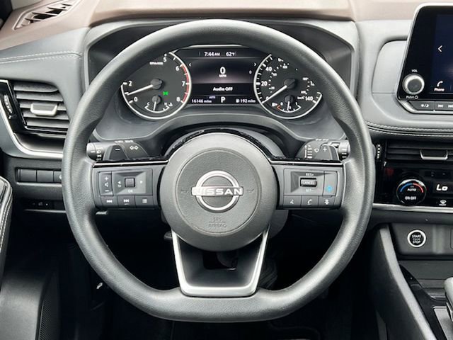 Used 2022 Nissan Rogue SV image 26