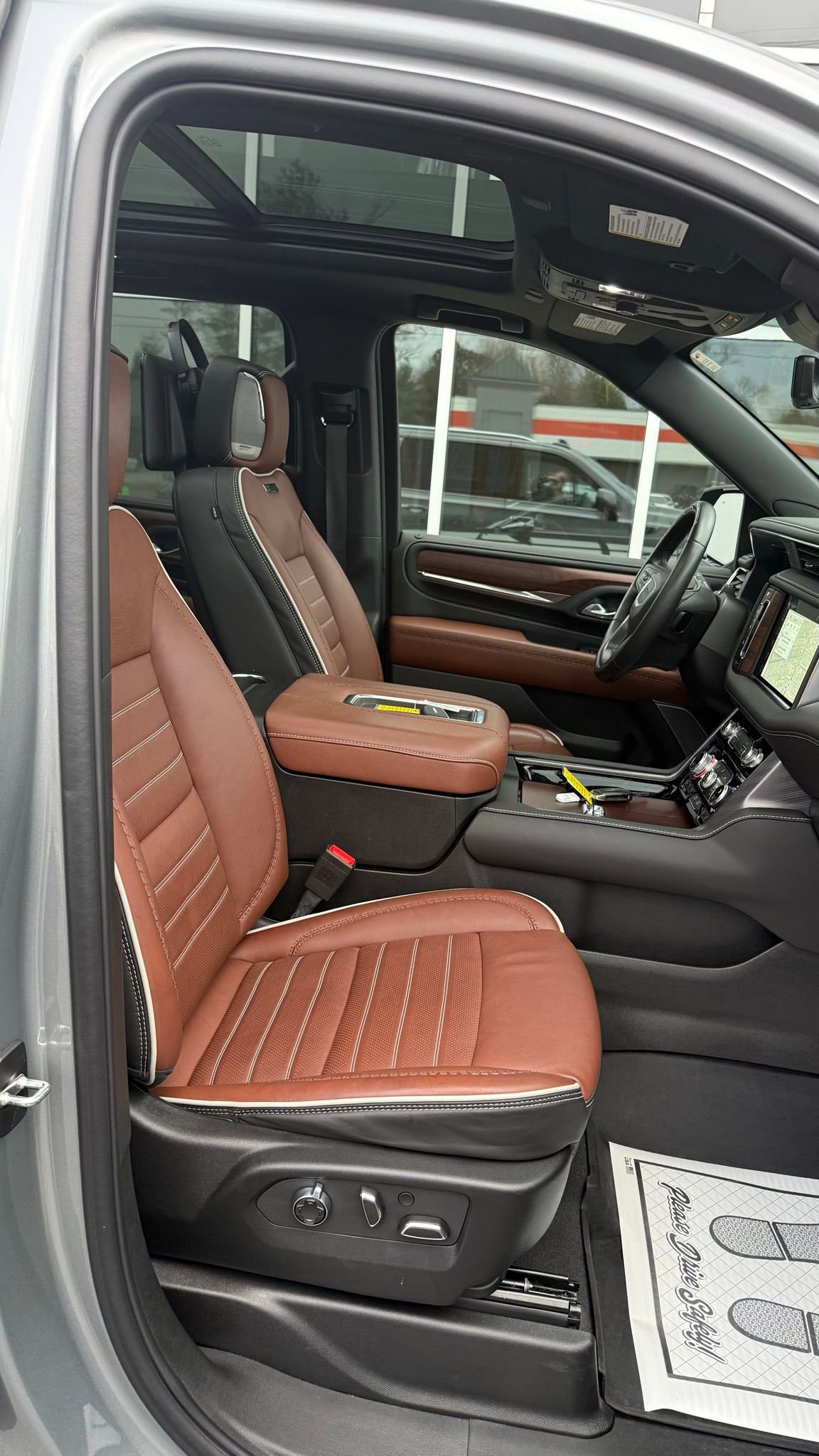 Used 2024 GMC Yukon XL Denali Ultimate image 24