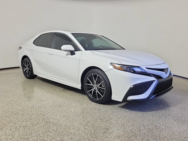 Used 2024 Toyota Camry SE FWD image 4