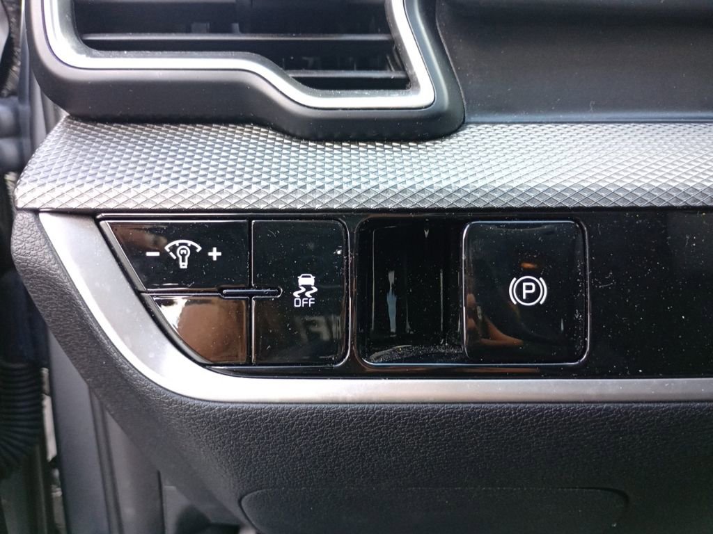 Used 2024 Kia Sportage LX image 18