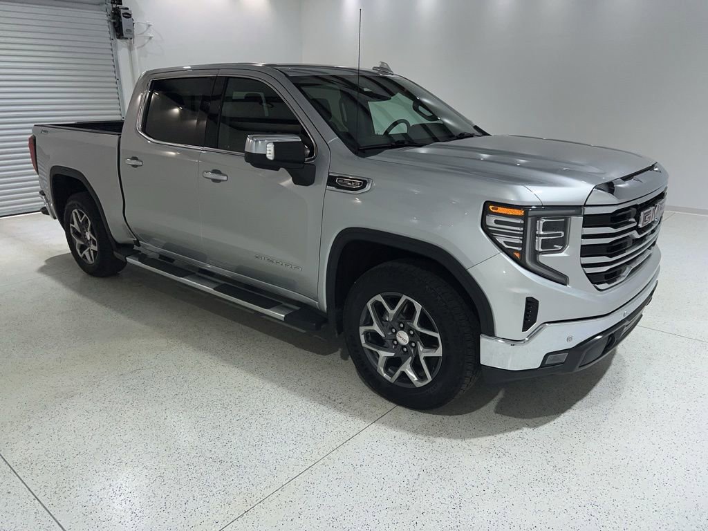 Used 2022 GMC Sierra 1500 SLT w/ SLT Premium Plus Package image 3