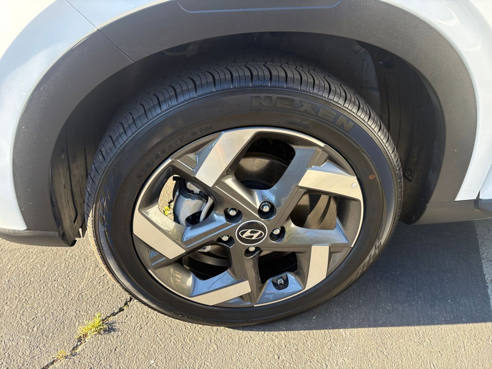 Used 2025 Hyundai Venue SEL image 30