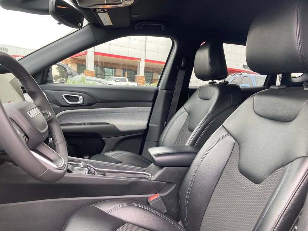 Used 2024 Jeep Compass Latitude AWD/4WD image 10