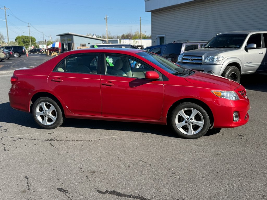 Used 2013 Toyota Corolla LE w/ Premium Pkg FWD image 4