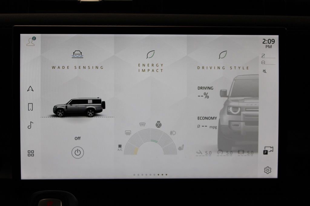 Used 2023 Land Rover Defender 130 SE image 28