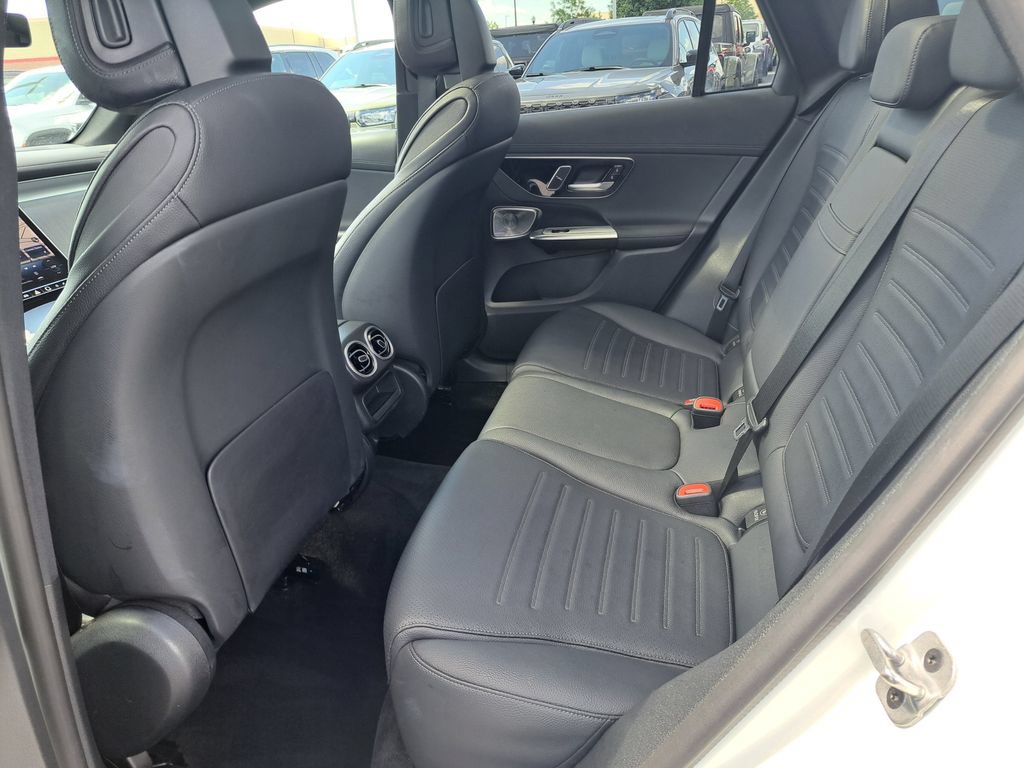 Used 2024 Mercedes-Benz GLC 300 4MATIC image 19
