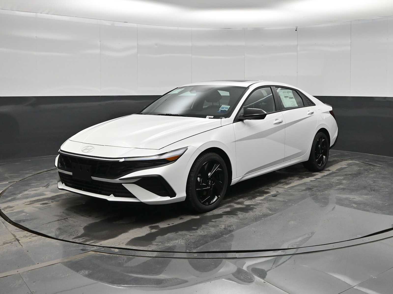 New 2026 Hyundai Elantra SEL Sport FWD image 4