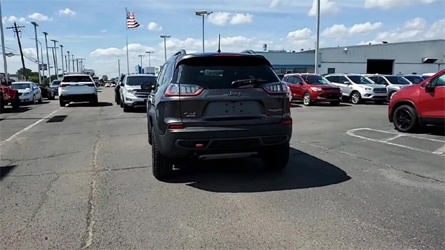 Used 2020 Jeep Cherokee Trailhawk w/ Cold Weather Group image 7