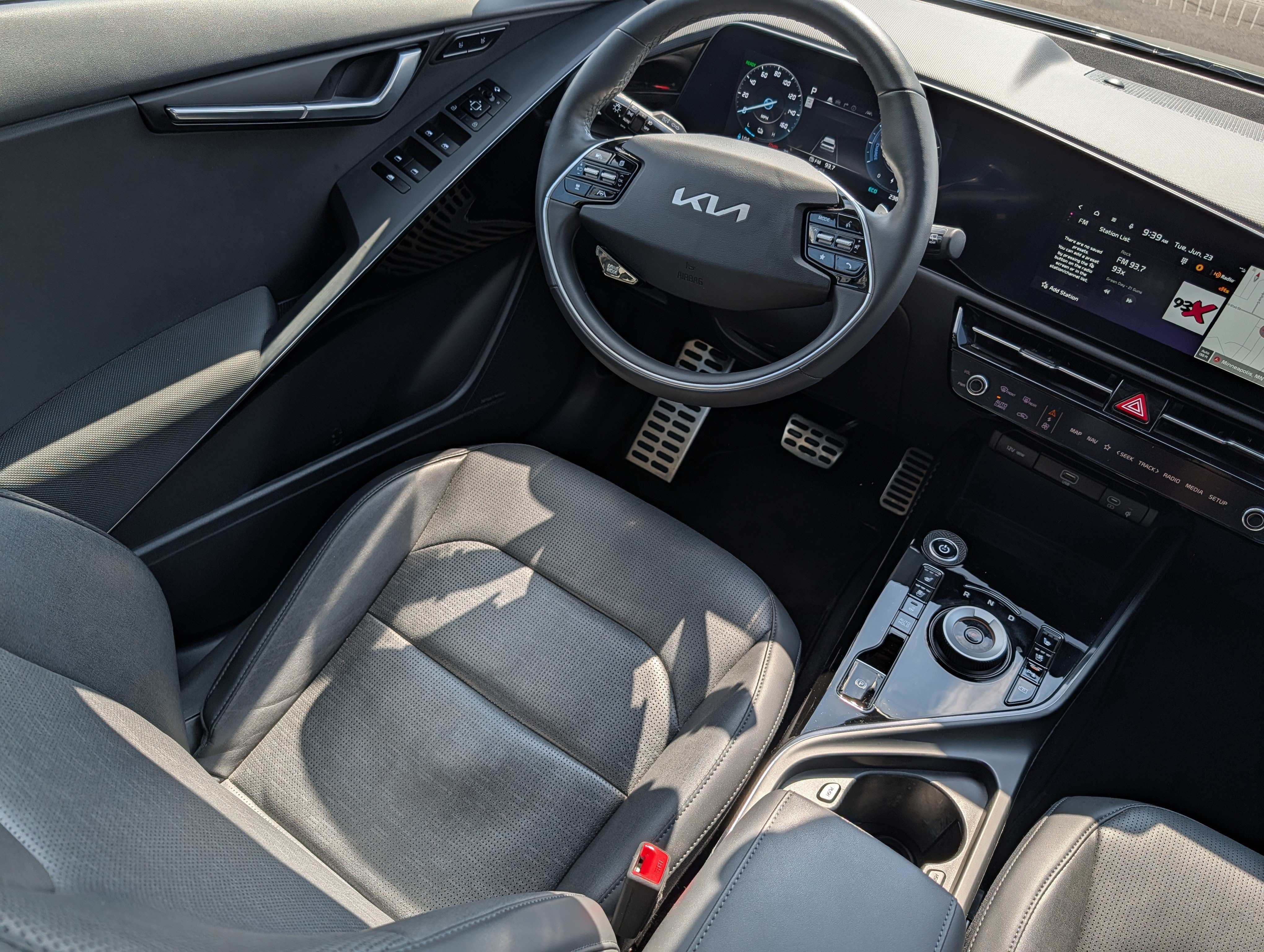 Certified 2024 Kia Niro Wave w/ Wave Preserve Package FWD image 13