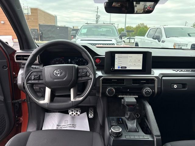 Used 2025 Toyota Tacoma TRD Sport AWD/4WD image 7