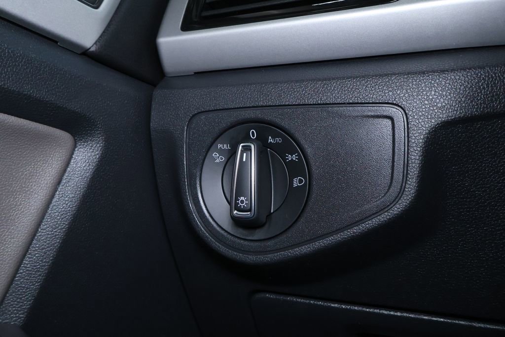 Used 2021 Volkswagen Atlas SEL R-Line image 28