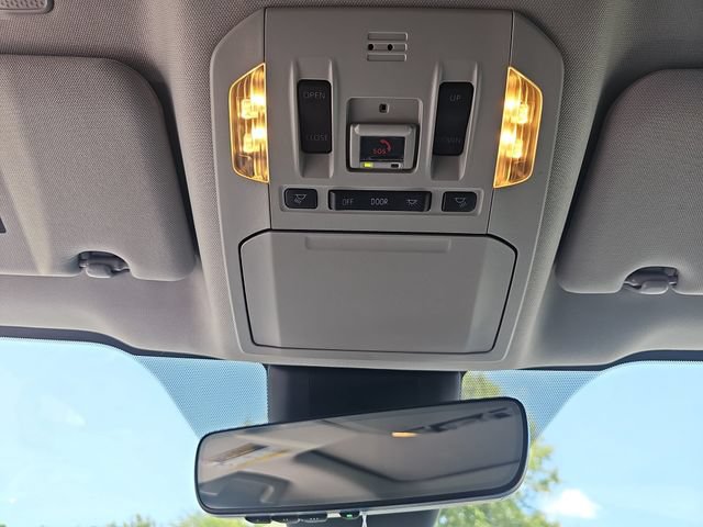 Used 2023 Toyota Highlander XLE FWD image 34