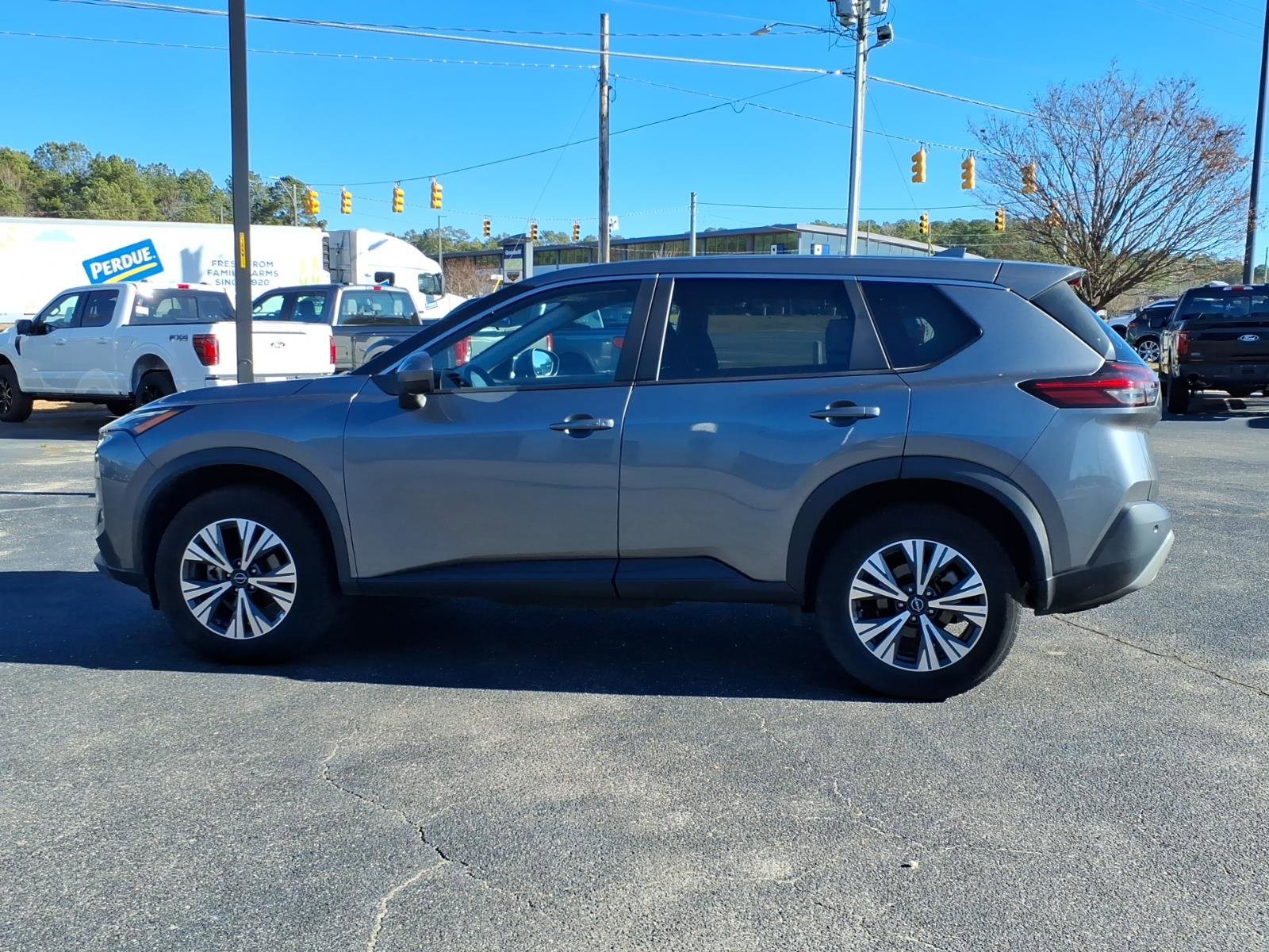 Used 2023 Nissan Rogue SV image 20