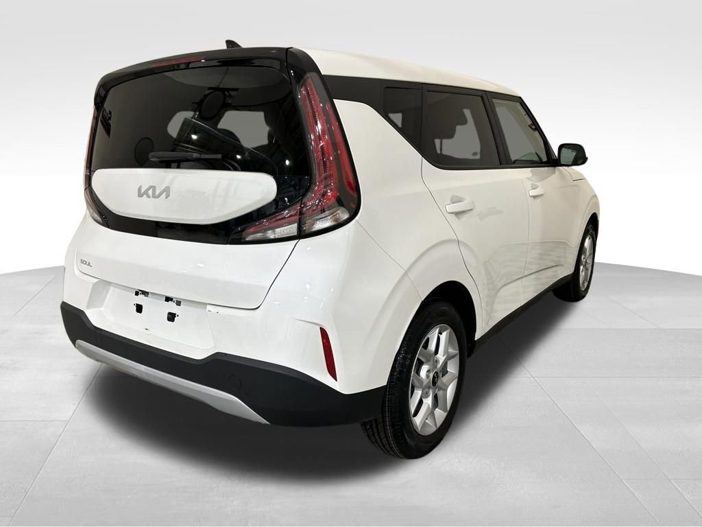Used 2023 Kia Soul LX w/ LX Technology Package FWD image 5