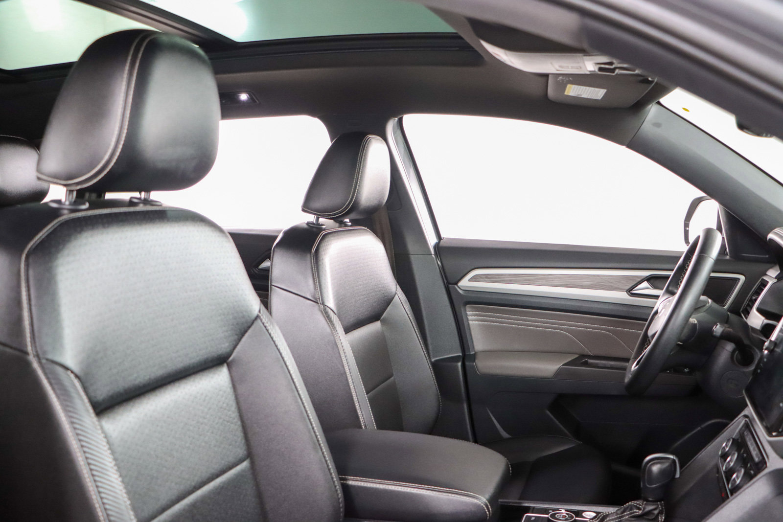 Used 2022 Volkswagen Atlas Cross Sport SE image 27