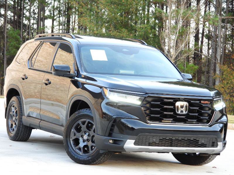 Used 2025 Honda Pilot TrailSport image 13