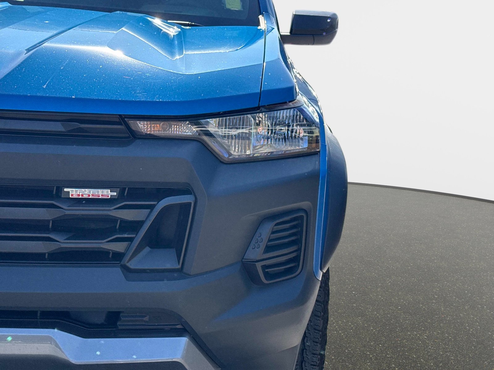 Used 2023 Chevrolet Colorado Trail Boss image 10