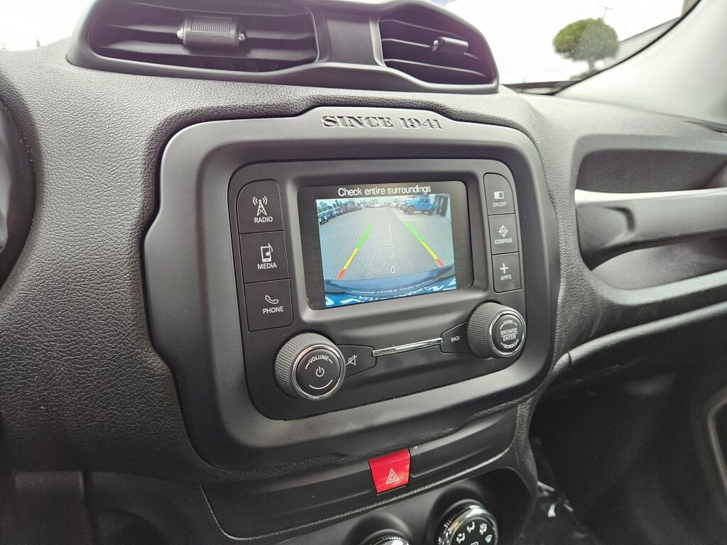 Used 2017 Jeep Renegade Latitude AWD/4WD image 27