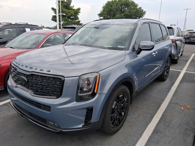 Used 2021 Kia Telluride SX w/ SX Prestige Package image 3